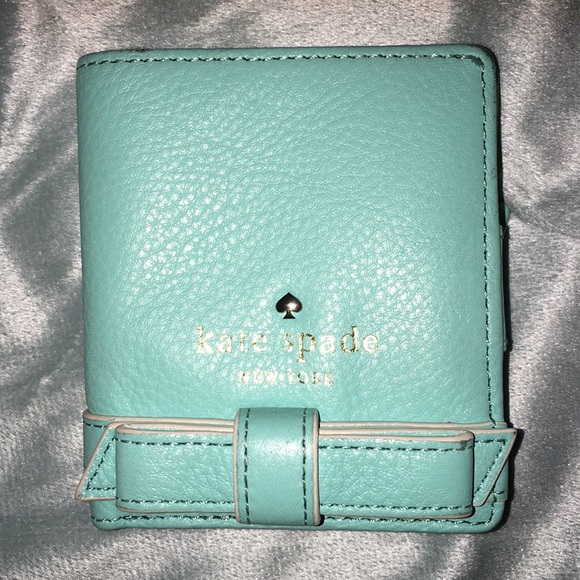 Kate Spade Wallet. Mint Green - Picture 1 of 6